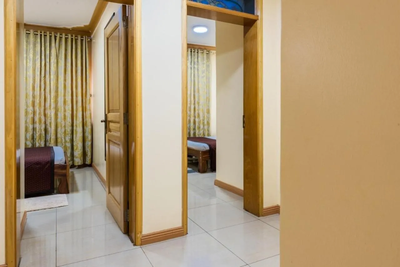 Lovely Apartment With View For 24 People Kampala